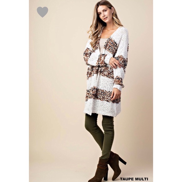 BOUTIQUE CLOSING MAKE AN OFFER - Picture 3 of 5